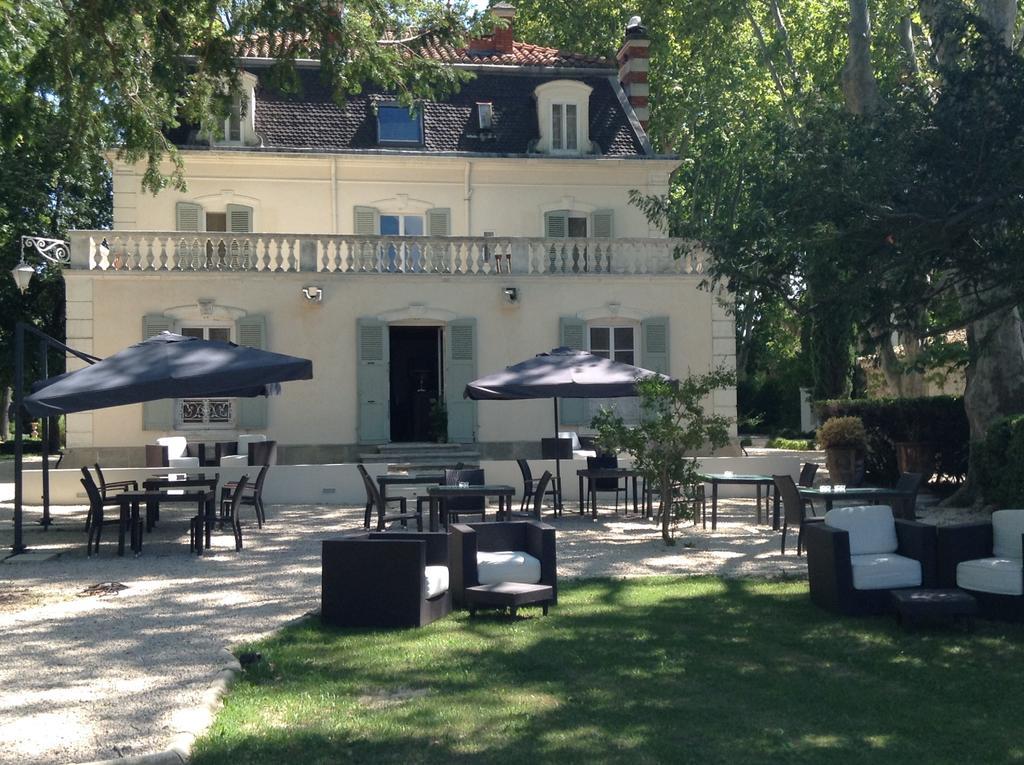 Hostellerie Les Frenes Aviñón Exterior foto