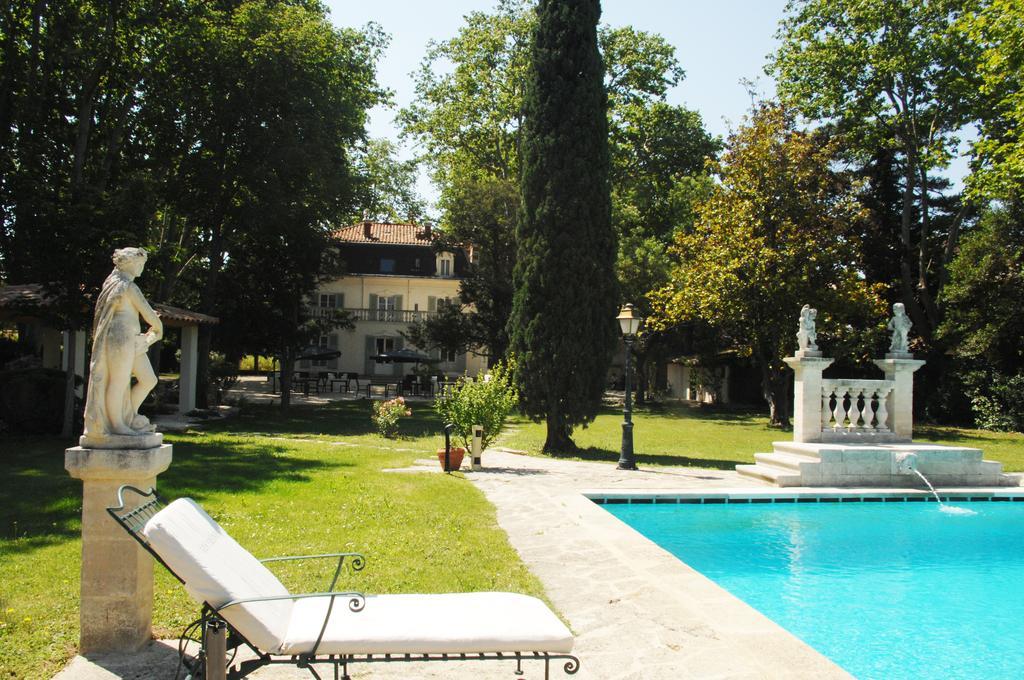 Hostellerie Les Frenes Aviñón Exterior foto