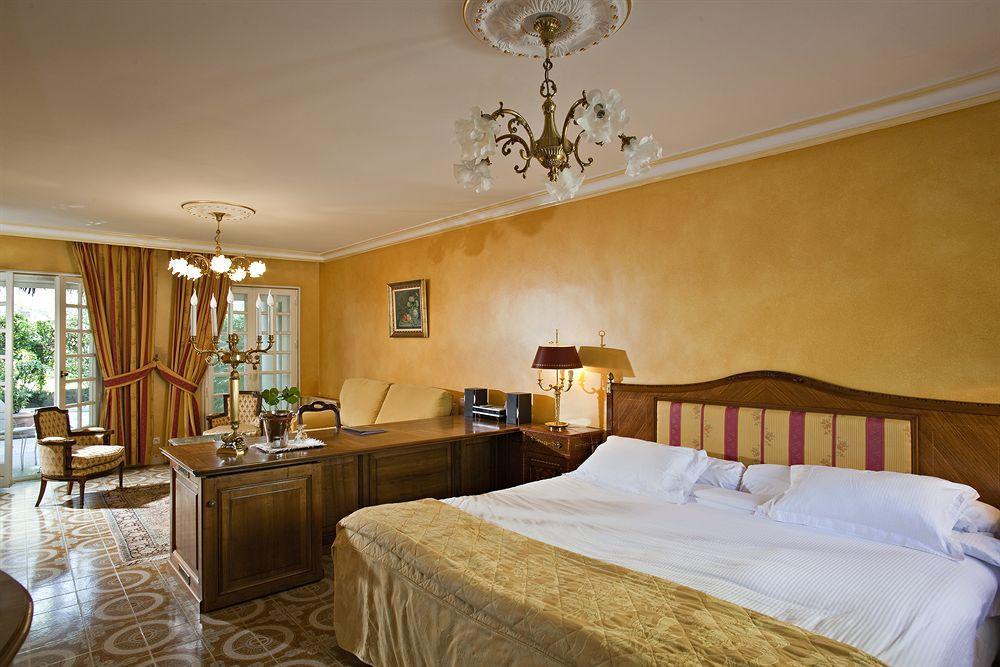 Hostellerie Les Frenes Aviñón Habitación foto
